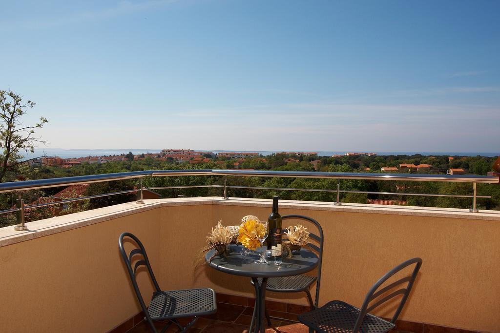 Guesthouse "Barboska" - Big Outdoor Swimming Pool & Private Tennis Court Vodnjan Rom bilde